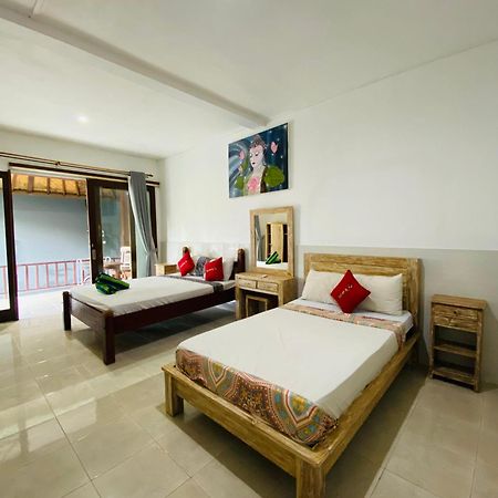 Coconut Beach Bungalows & Warung 2 Амед Экстерьер фото